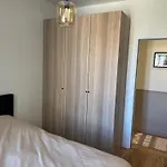 L\'Elegance A La Parisienne